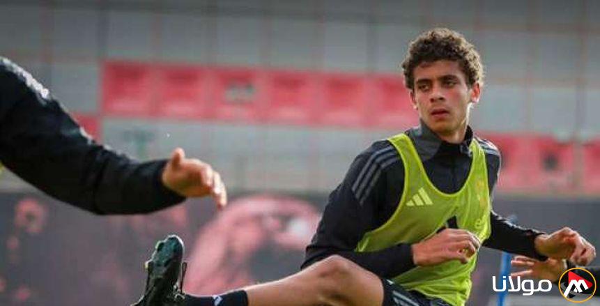 حمزة عبدالكريم يتوج بجائزة أفضل لاعب في مباراة مصر وأنجولا