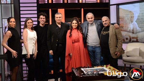 عمرو الليثي يستضيف روجينا وعائلة عمل مسلسل حسبة عمري