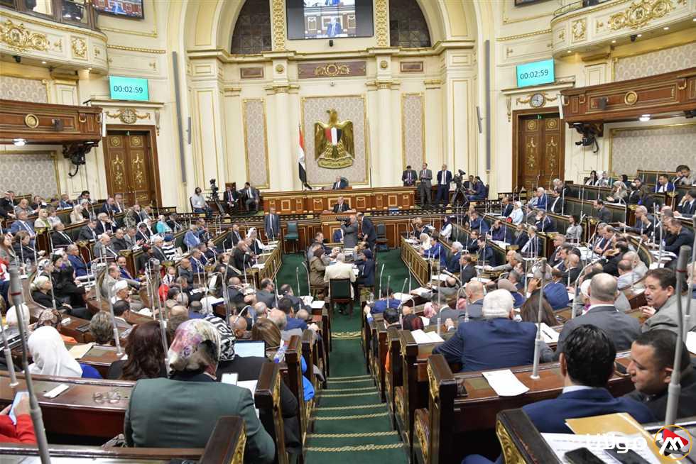 رئيس لجنة الإسكان في البرلمان: كل مولود جديد يتحمل ديونا تبلغ 105 آلاف جنيه.