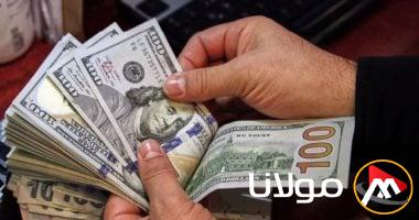 الدولار الأمريكي يستقر قرب أدنى حدوده نتيجة تقلبات السياسة الجمركية