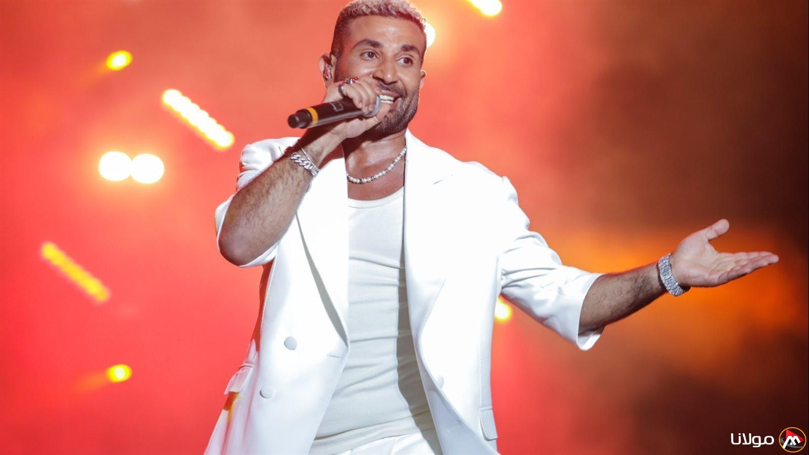 بعد مشكلة ملابس محمد رمضان.. أحمد سعد يتألق بإطلالة تقليدية