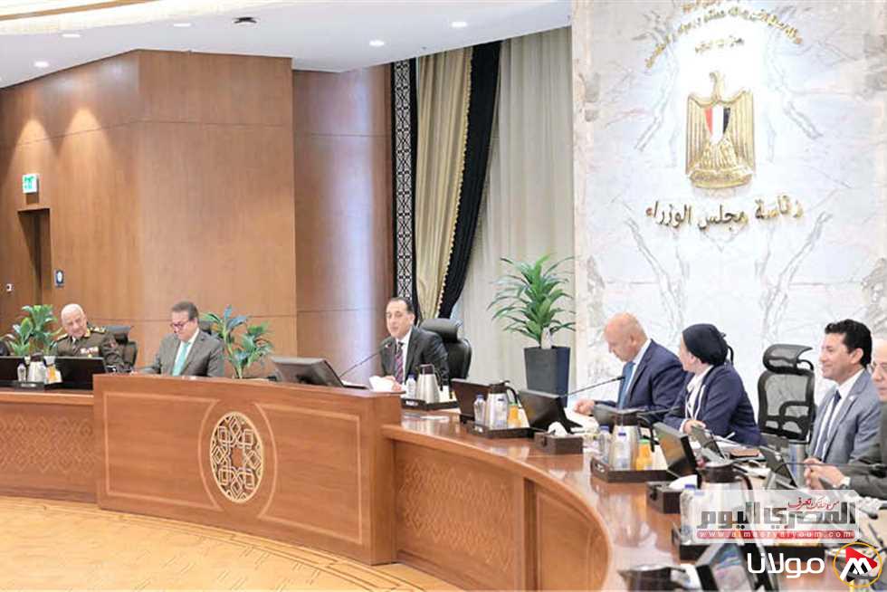 اقتصاديون: يحتاج إلى تنظيم الاقتراض الخارجي ونفقات الدولة