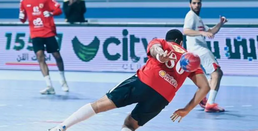ريمونتادا للأهلي.. الفريق يتفوق على الزمالك في الشوط الأول لنهائي كأس مصر لكرة اليد