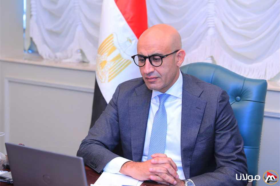 قرار وزاري حديث بشأن تمديد خدمة المعلمين حتى عام 2025 في وزارة التربية والتعليم.