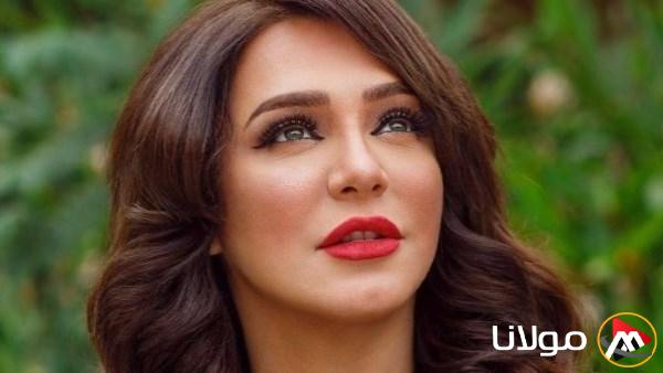 سلاف فواخرجي ترد بشكل ساخر على إشاعة زواجها من بشار الأسد