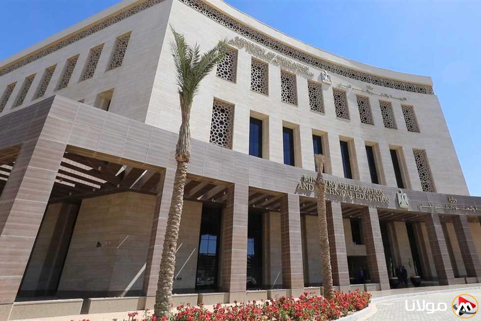 آلية جديدة لتمديد وتجديد خدمة المعلمين بعد سن التقاعد (التعليم تكشف التفاصيل)