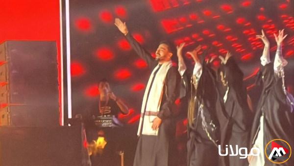 مرتديًا جلابية المداح.. حمادة هلال يحتفل بعيد شم النسيم في أحد نوادي مصر الجديدة