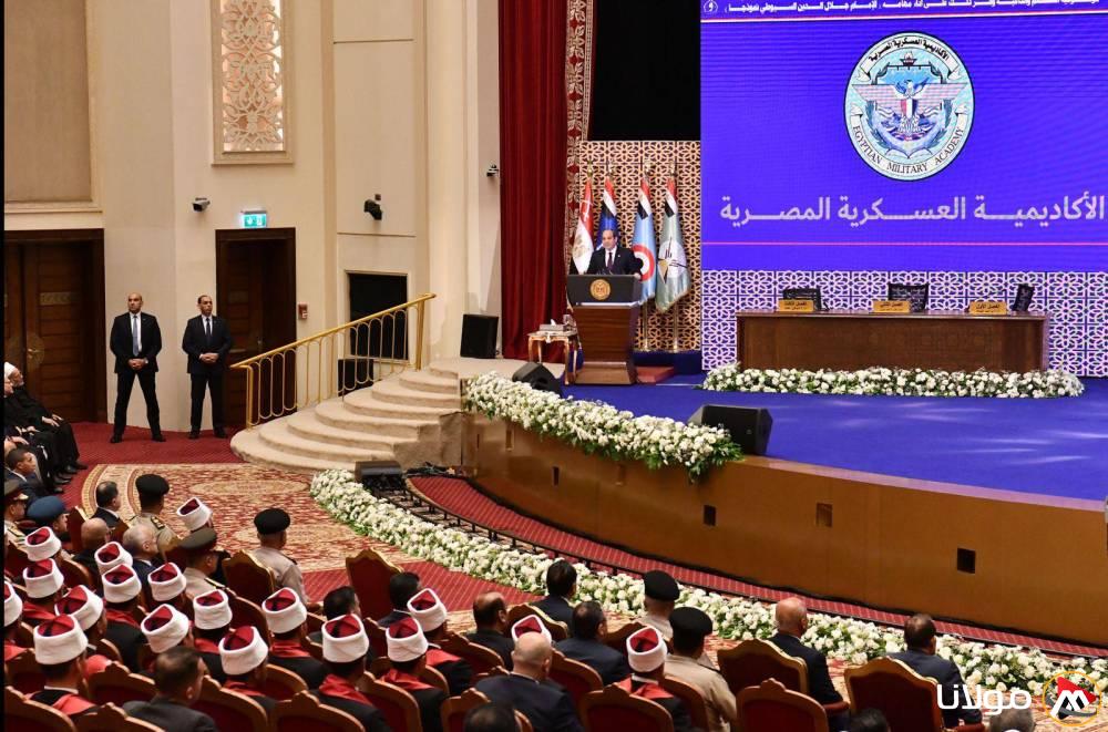 السيسي يطلب من الأئمة المصريين اتباع نهج «السيوطي»