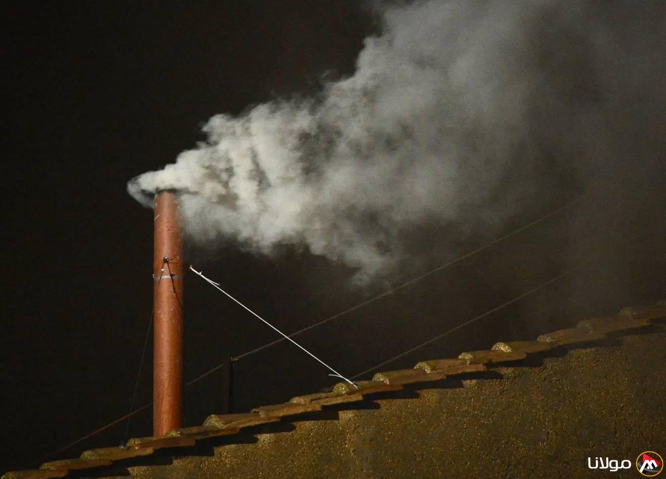 رئاسة الدخان الأبيض: كيف يختار الفاتيكان البابا الجديد من خلال طقوس غير مألوفة؟