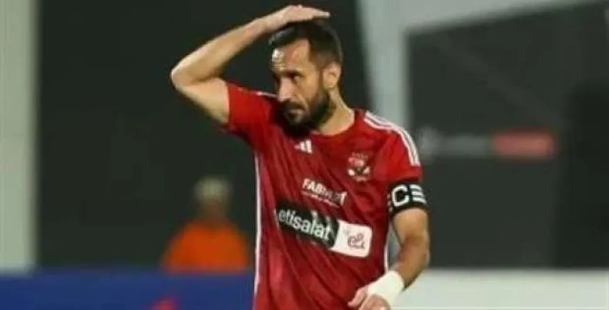 علي معلول يضع خطة للانتقال من الأهلي إلى أندية الخليج