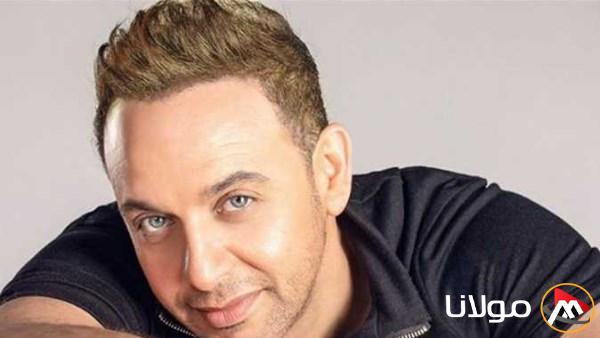 تامر حسني يوجه مليار تحية لمصطفى قمر في محنته الصحية