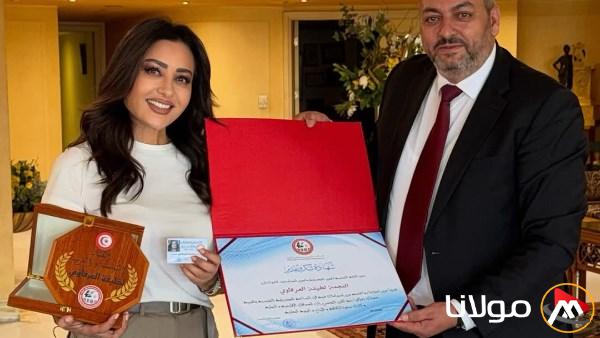لطيفة تتلقى تكريمًا مميزًا من النقابة التونسية للمهن الموسيقية في القاهرة