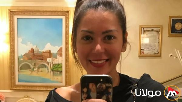 لقاء الخميسي تتألق بفستان أسود ساحر وتلفت الأنظار بإطلالة مميزة