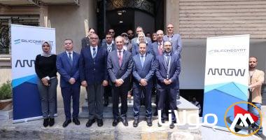 وزير الاتصالات يقوم بزيارة لمكتب شركة سيليكون إكسبرت الأمريكية.. صور