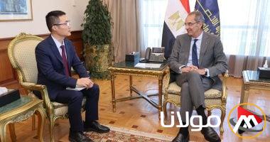 وزير الاتصالات يناقش مع رئيس هواوي استراتيجيات توسيع الشركة وتعزيز التعاون في مجالات التحول الرقمي