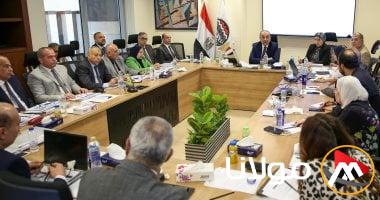 وزير قطاع الأعمال ينظم اجتماعًا لمتابعة تطورات العمل في “القابضة للتشييد”