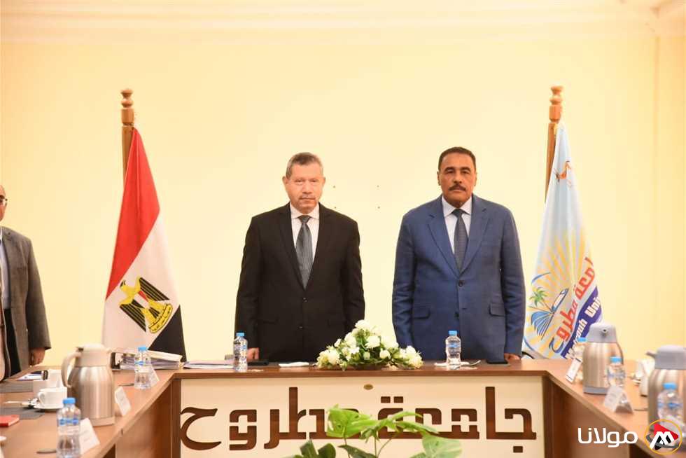رئيس جامعة مطروح يبارك البابا تواضروس الثاني والجالية القبطية بمناسبة عيد القيامة المجيد