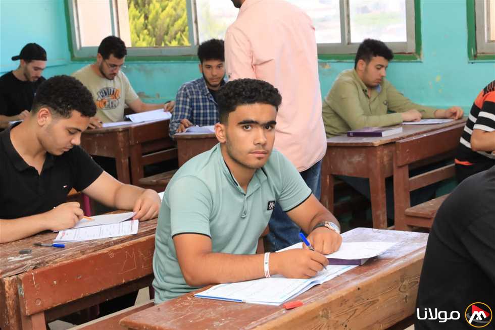اختلاف أسئلة امتحانات الثانوية العامة 2025 بين النظام القديم والحديث وكيفية تأثيرها على الطلاب