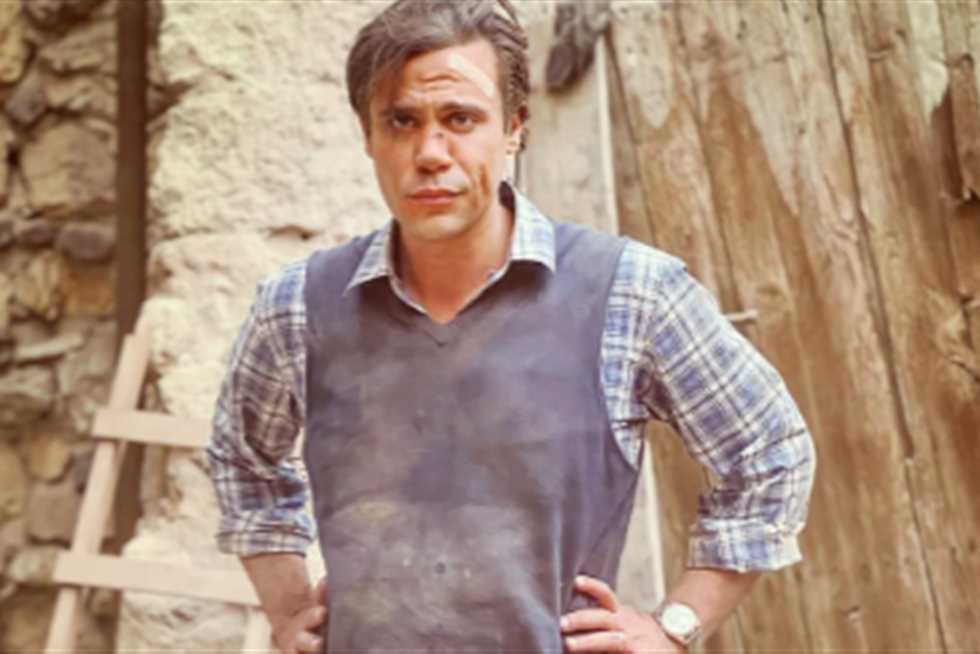 محمد إمام يعلن عن عرض فيلم «اللعب مع العيال» على نتفليكس، ويستعد لمشاريع «شمس الزناتي 2» و«صقر وكناريا»