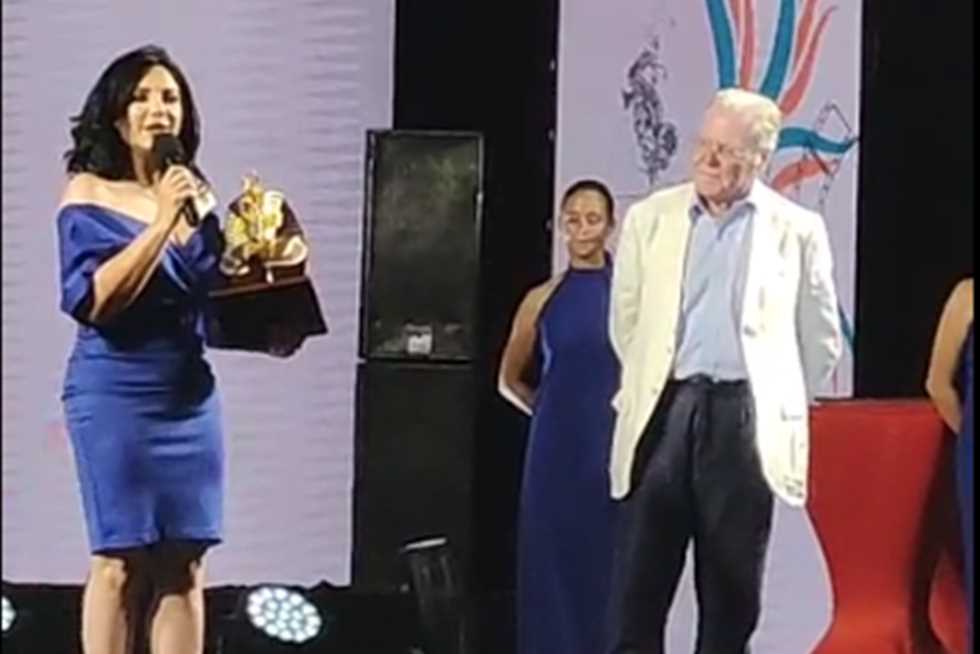 رئيس مهرجان الغردقة يساند سلاف فواخرجي بعد استبعادها: “نحن جميعاً خلفك.. ومصر وطنك وجمهورك ينتظرك”