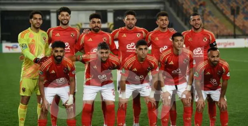 نادي فالنسيا الإسباني يستعلم عن ضم نجم الأهلي