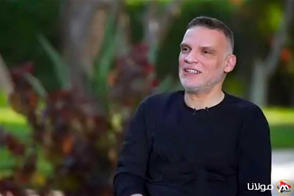 كريم فهمي يتحدث عن منتج وتلقيه خبر وفاة حبيبه: “وقعت على بياض… وبعد يومين توفي”