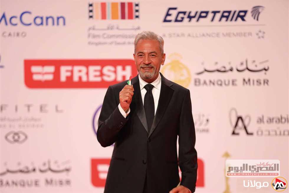 صبري فواز: في أمريكا حيث أقام محمد رمضان حفله، “سيرة أهل الضي” يحصد الجوائز في هوليوود