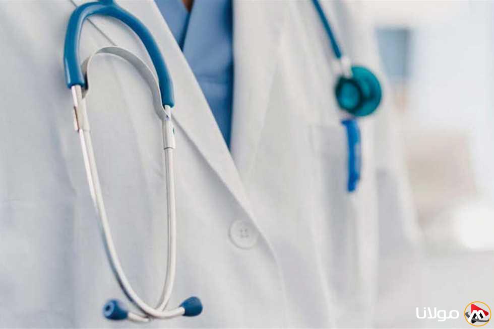 جدل بين “المهنيين الصحيين” عقب تصريحات رئيس الحكومة بشأن الهجرة للعمل في الخارج