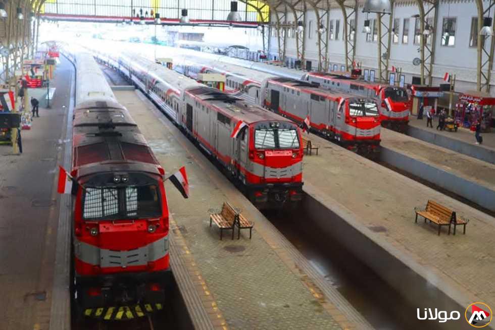تذاكر مجانية: اكتشف تسهيلات السكك الحديدية لكبار السن في عام 2025