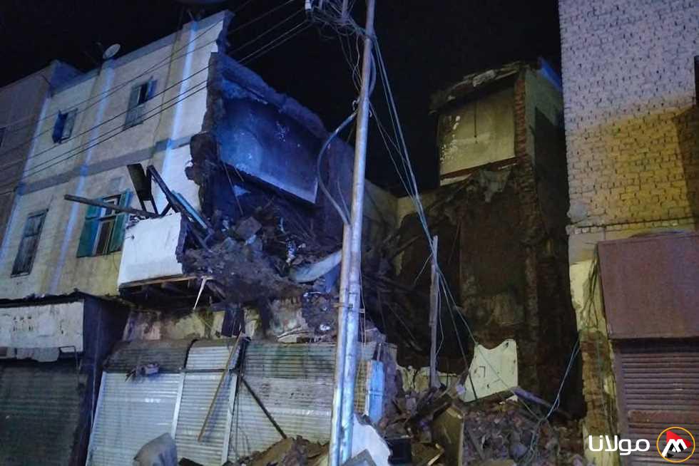 انهيار جزئي لمنزل من أربعة طوابق في سوهاج نتيجة لهبوط أرضي