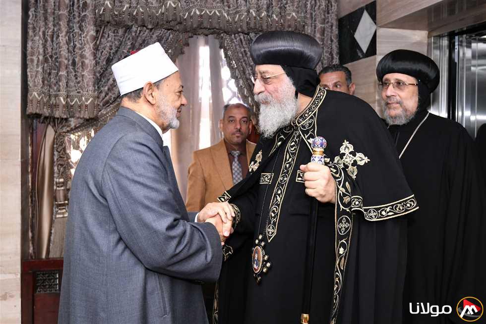 شيخ الأزهر يُهنئ البابا تواضروس والمسيحيين بمناسبة عيد الفصح