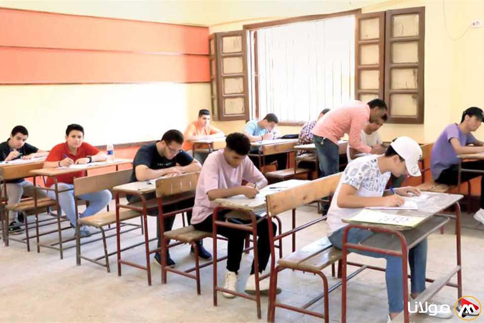 أسئلة امتحانات الثانوية العامة 2025.. هل هناك اختلافات بين النظامين القديم والحديث؟ تعرف على التفاصيل من مصدر موثوق في التعليم