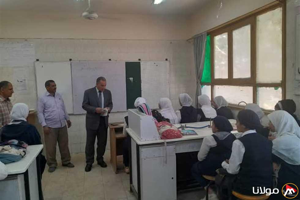 وكيل وزارة التعليم بأسيوط يراقب سير العملية التعليمية في مدرسة خديجة يوسف ومدارس إدارة أبنوب التعليمية