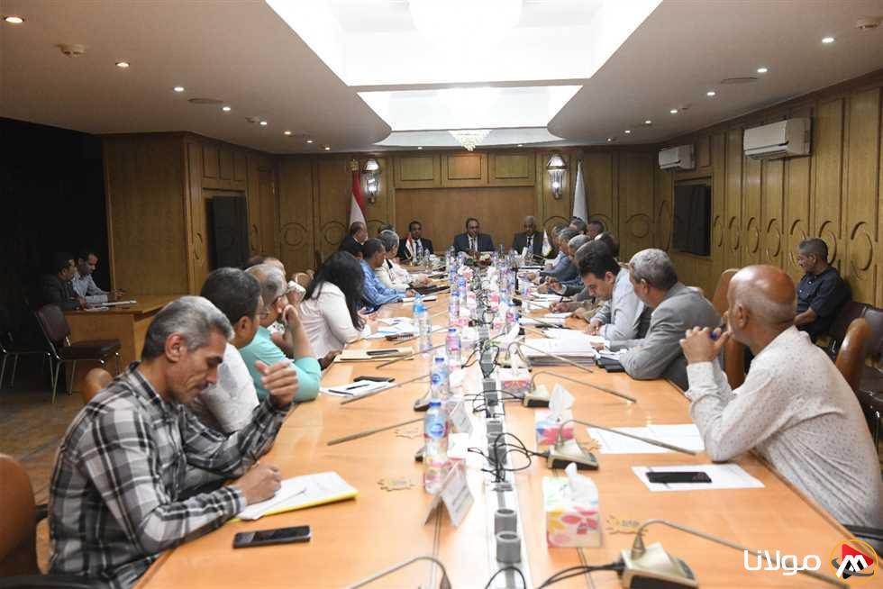 محافظ قنا: رصد دائم لملف التصالح في مخالفات البناء لزيادة سرعة الإنجاز
