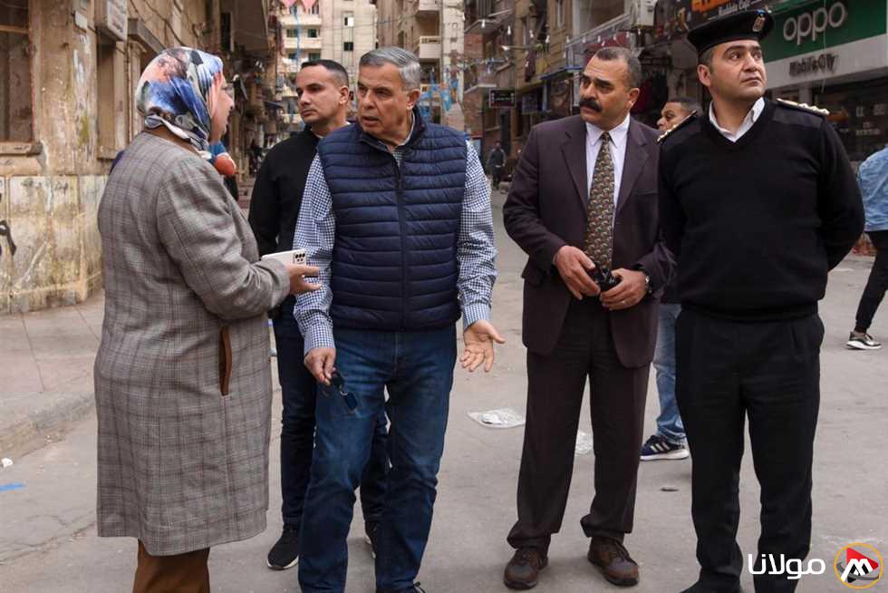 “قطع التيار الكهربائي عن المتاجر” .. إجراءات فورية من محافظ الإسكندرية بشأن شارع خالد بن الوليد (صور)