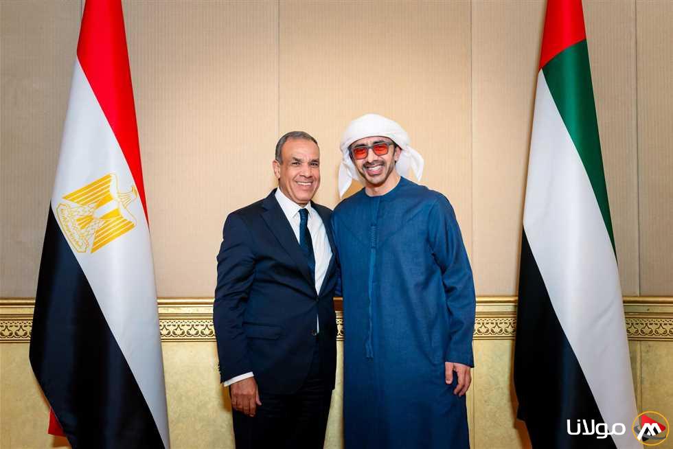 وزير الخارجية يلتقي بنظيره من الإمارات