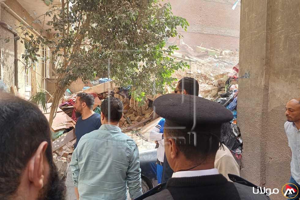 النيابة تتفقد موقع المبنى المنهار في أسيوط