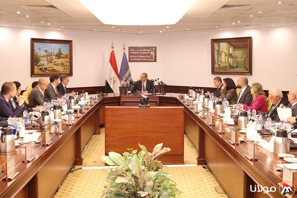 وزير الاتصالات: نهدف إلى استقطاب استثمارات فرنسية جديدة للقطاع