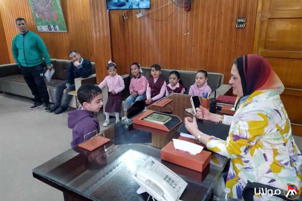 لتعزيز الوعي بأهمية العمل الميداني.. رئيس مدينة بيلا تستقبل أطفال رياض الأيتام في المعهد الأزهري