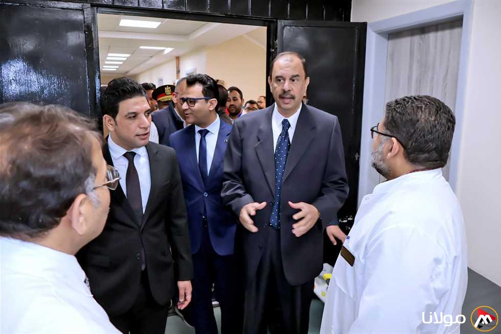 في إطار احتفالات العيد القومي، محافظ سوهاج ي inaugurates مبنى الخدمات الطبية المتقدمة في المستشفى العام.