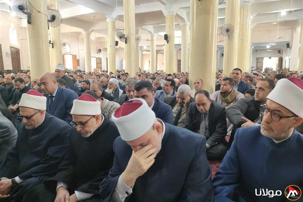 بحضور المفتي.. مراسم دفن والد رئيس جامعة الأزهر في مسقط رأسه بكفر الشيخ