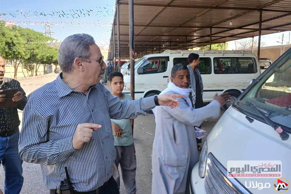 “لا تدفع أكثر من الأجرة المحددة”.. حملة واسعة في نجع حمادي لمراقبة تطبيق التعريفة الجديدة بعد زيادة أسعار الوقود (فيديو)