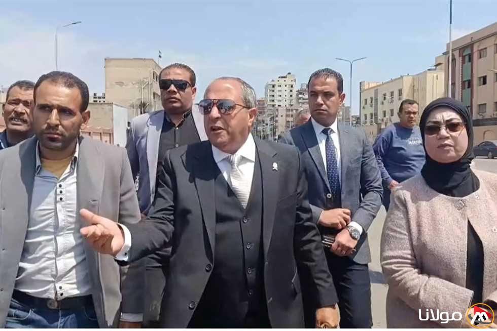 «إذا كنتم غير قادرين على العمل، أبلغوني. لديكم أسبوعين كحد أقصى».. غضب محافظ بورسعيد تجاه شركات النظافة.