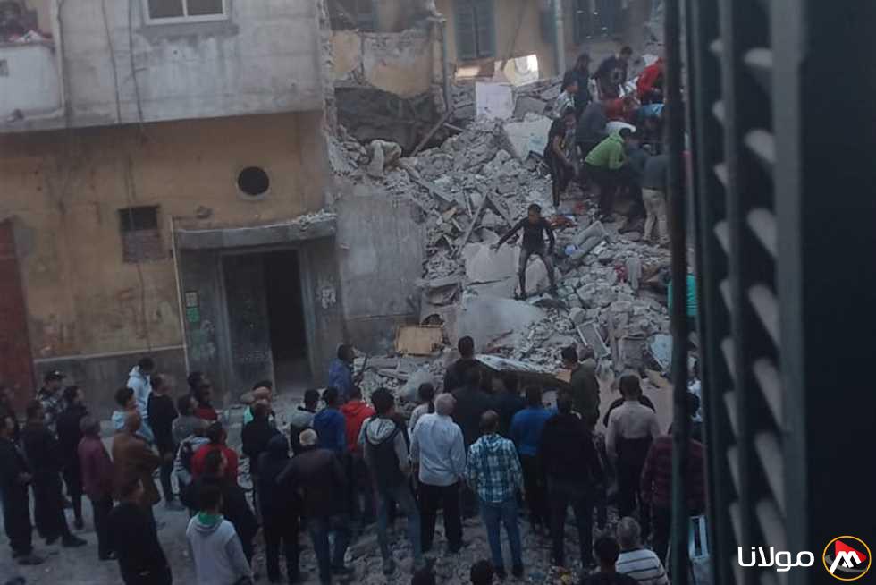 إنقاذ امرأة وثلاثة أطفال من تحت أنقاض مبنى اللبان المنهار في الإسكندرية