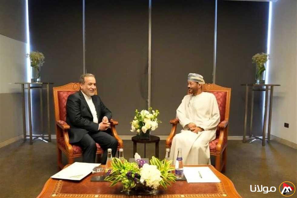 وزير الخارجية الإيراني يصل عُمان لإجراء محادثات مع الولايات المتحدة