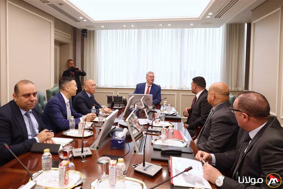 وزير البترول يناقش فرص الاستثمار في قطاع التعدين مع شركة «شيماى» الصينية