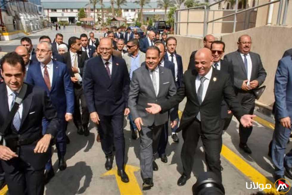 وزير العمل المصري والتركي يقومان بزيارة لشركة في مدينة العاشر من رمضان