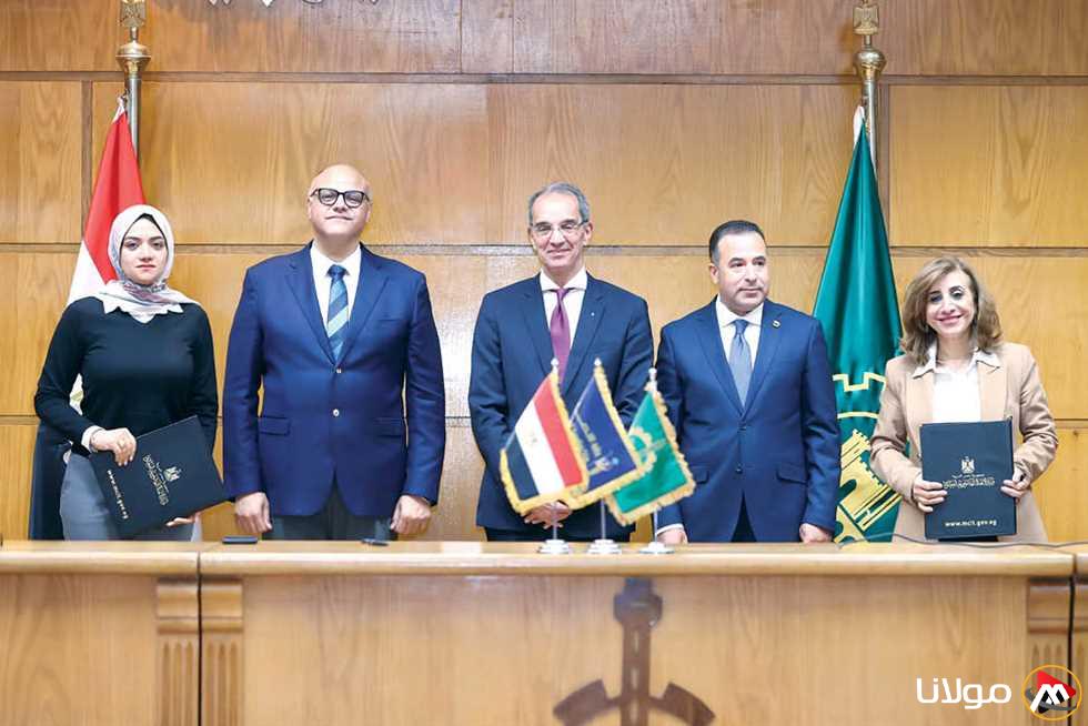 وزير الاتصالات: إنجاز توصيل كابلات الألياف الضوئية إلى 250 ألف منزل في قرى مبادرة حياة كريمة بالقليوبية