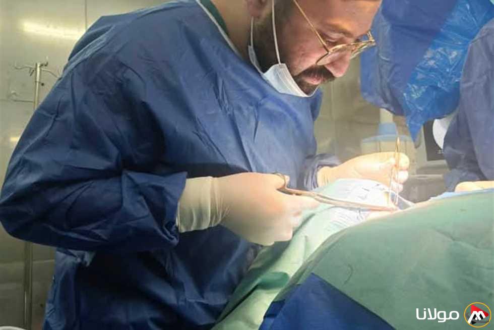 بعد إجراء جراحة مبتكرة.. فريق طبي في دمياط يحرر سيدة من الشلل السفلي.