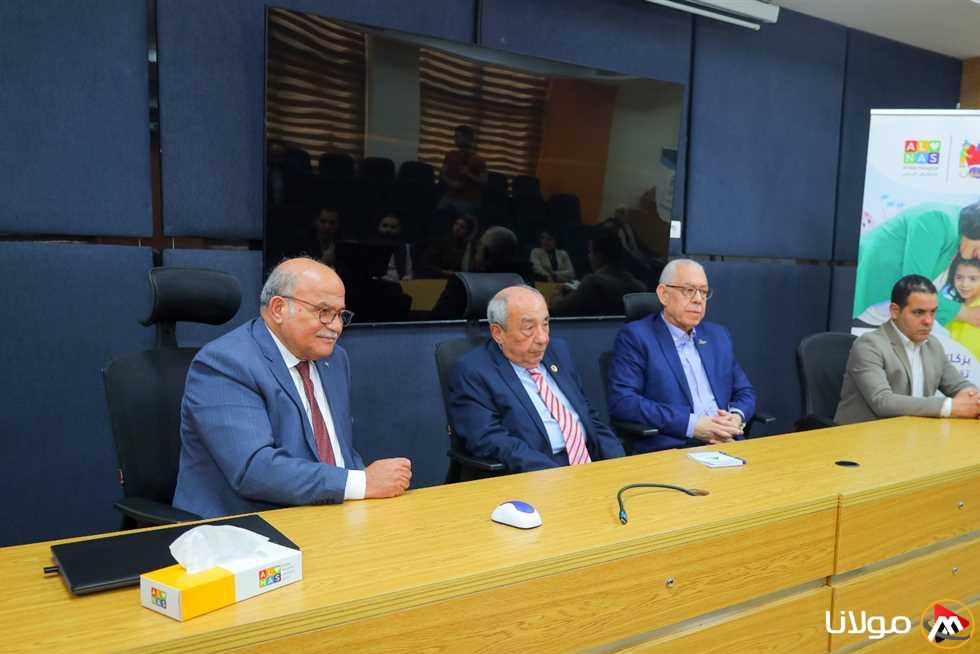 تعزيزًا للجهود الخيرية.. نقيب المهندسين ووكيلا النقابة يزورون مستشفى “الناس”